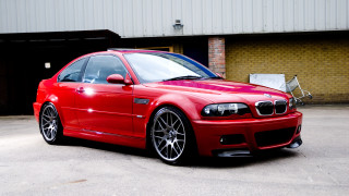 Red car parking lot vroom 2 - the front of it free wallpaper