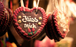 Heart cookie candle background romanticism - the heart free wallpaper