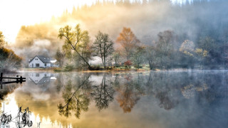 Lake house trees fog autumn 2 - free autumn wallpaper