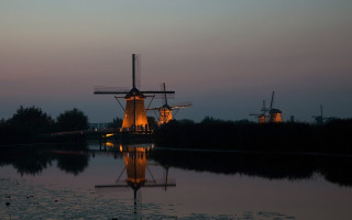 Windmill night water edge background - the waters edge free wallpaper