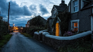 Night road house fence cloudy - atmospheric lighting free wallpaper