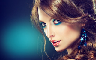 Blue eyed woman braid blue - airbrush free wallpaper for desktop