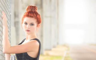 Red hair fence portrait modern - contemporary free wallpaper for desktop