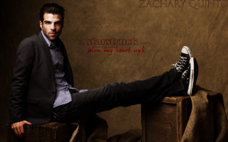 Man sitting suitcase feet up - his foot free wallpaper