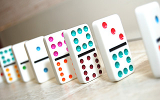 Dominoes table shallow depth blurry - top of a table free wallpaper for desktop