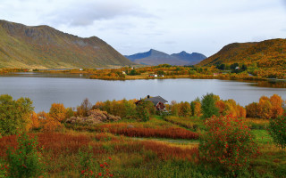 House lake mountains autumn sky - the background and a lake in the foreground free wallpaper