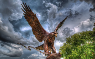 Large bird man chains bronze - chain free wallpaper for desktop