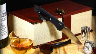Knife glasses wine bottle watch - a watch free wallpaper