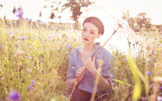 Woman flower field umbrella smile - fashion photography free wallpaper