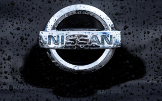 Nissan emblem hood rain droplets - free cars wallpaper