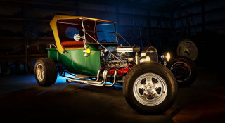 Green yellow car garage light - ed roth free wallpaper