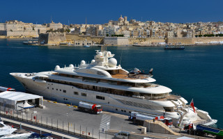 Large white boat harbor city 3 - a city free wallpaper