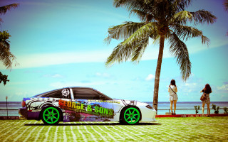 Car palm tree woman matte - a design free wallpaper for desktop