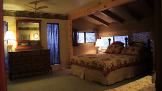 Bedroom dresser mirror ceilingfan window - dresser free wallpaper