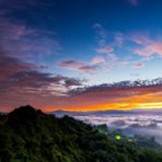 Mountain sunset clouds green light - free sunset wallpaper for tablet