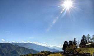 Sunny bright sun mountain fence - a fence and trees free wallpaper