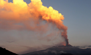 Smoke rising mountain peak distance - free mountains wallpaper for desktop
