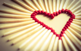 Heart matches matchsticks tabletop white - a table top free wallpaper
