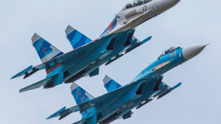 Fighter jets formation sky gradient - the sky together free wallpaper