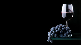 Wine grapes stilllife photorealism blackbackground - caravaggio free wallpaper