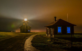 Small house light top field - a small house free wallpaper