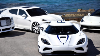 White sports cars ocean pier - andrew law free wallpaper for desktop