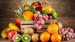 Wooden crate fruit oranges apples - a pile of oranges free wallpaper