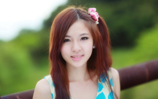 Red hair flower smile bridge - chen lin free wallpaper