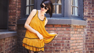 Woman yellow dress banana phone - her phone free wallpaper