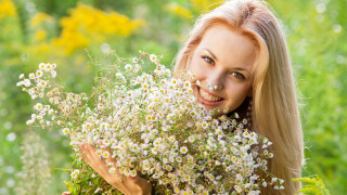 Woman flower bouquet smiling outdoors - a bunch of flowers free wallpaper for desktop