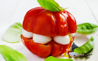 Tomato face mozzarella basil plate - arcimboldo free wallpaper