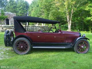 Old car field stone wall - an old car free wallpaper