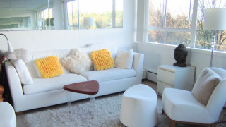 Livingroom whitecouch chair table vase - bright studio setting free wallpaper for desktop