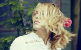 Woman flower hair outdoor bokeh - a flower free wallpaper for desktop