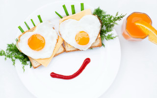 Plate eggs toast drink white - a white tablecloth free wallpaper