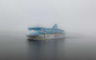 Large boat foggy day impressionism - free ship wallpaper