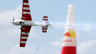 Small plane pole stripe precisionism - a small plane free wallpaper