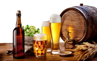 Beer glasses barrel hops still - product photography free wallpaper
