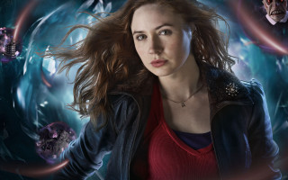 Woman red shirt blue background - dave kendall free wallpaper for desktop