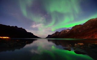 Lake green aurora mountains cityscape - a green aurora free wallpaper