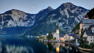 Lake town mountains dusk full - a town free wallpaper