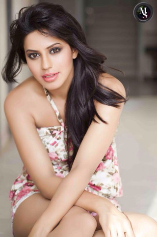 Woman floral dress posing crossed - her leg free wallpaper for mobile