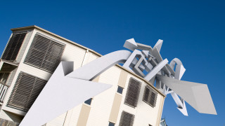 White building air force sculpture - the side of free wallpaper