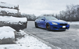 Blue car snowy road forest - the side of the road free wallpaper for desktop