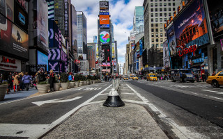 Tokyo cityscape skyscrapers traffic light - a traffic light free wallpaper