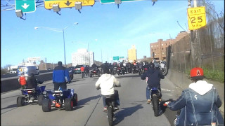 Motorcycles group traffic light street - a street next free wallpaper