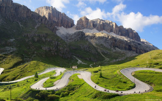 Mountain road house people landscape - coppo di marcovaldo free wallpaper