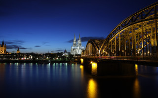 Bridge building night cathedral cityscape - free city wallpaper