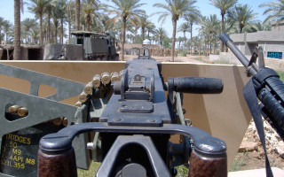 Desert wall mounted machinegun palm - a machine gun free wallpaper for desktop