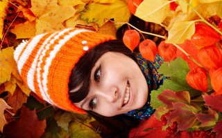 Autumn leaves girl hat smile - design free wallpaper